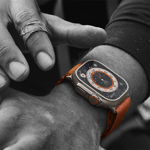 Apple Watch Ultra GPS + Cellular 49mm puzdro z prírodného titánu *Použitý s DPH - Trieda A*