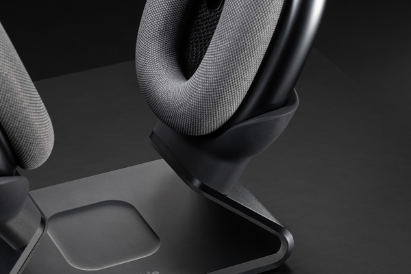 Mophie nabíjecí stojánek pro AirPods Max