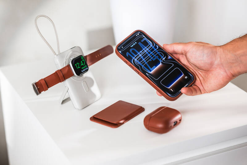 Epico UltraPack 4in1 10000mAh Watch Mag+ bezdrátová powerbanka EM68 - šedá