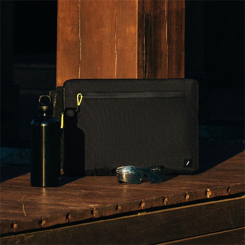 Native Union puzdro Ultralight Sleeve pre MacBook Air 13" M1/M2/M3/M4 - Black