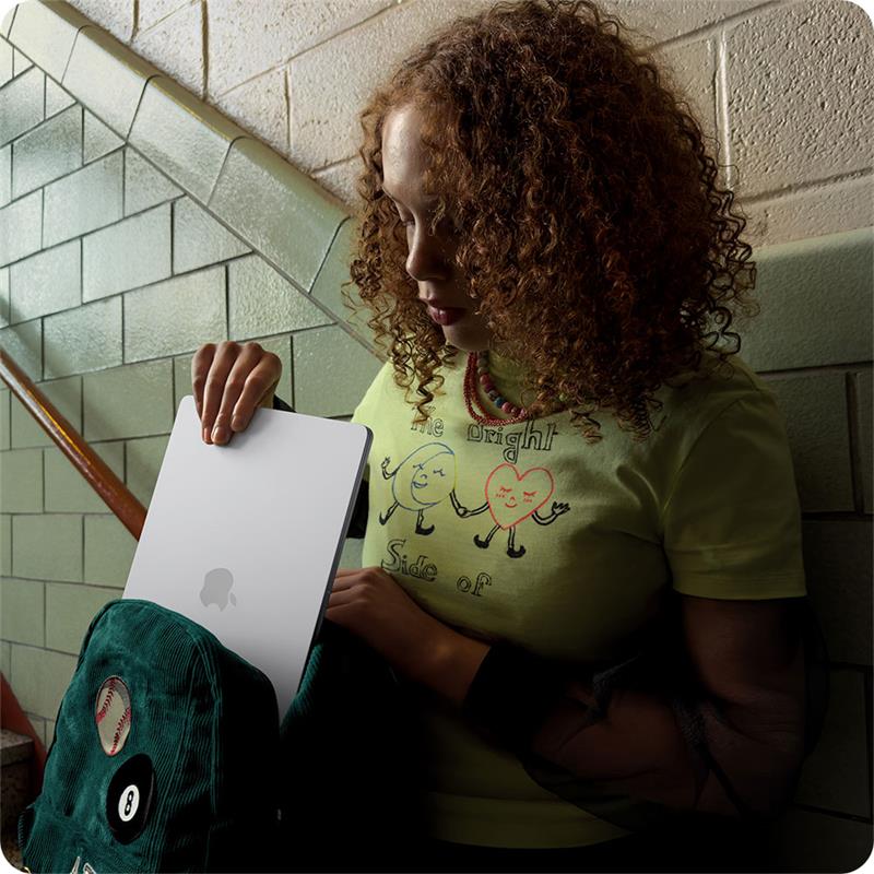 MacBook Air 15" Apple M5 10C CPU 10C GPU 16GB 1TB Strieborný SK