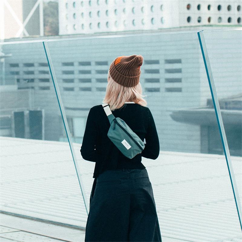 Native Union taška W.F.A. Crossbody Pouch 1.5L - Slate Green