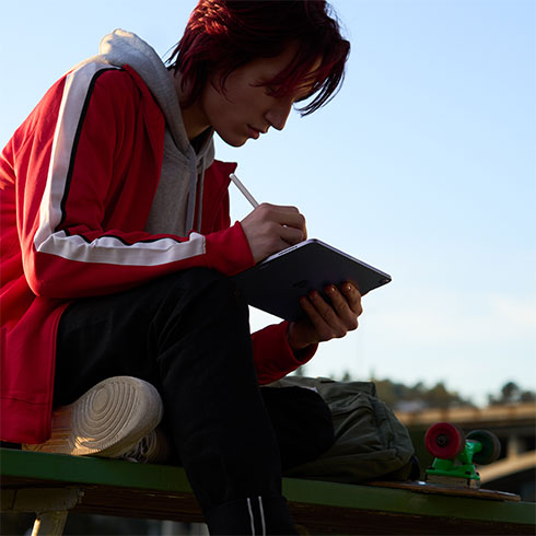 iPad Air 10,9" (2022) Wi-Fi 64 GB hviezdna biela *Použitý s DPH - Trieda C*