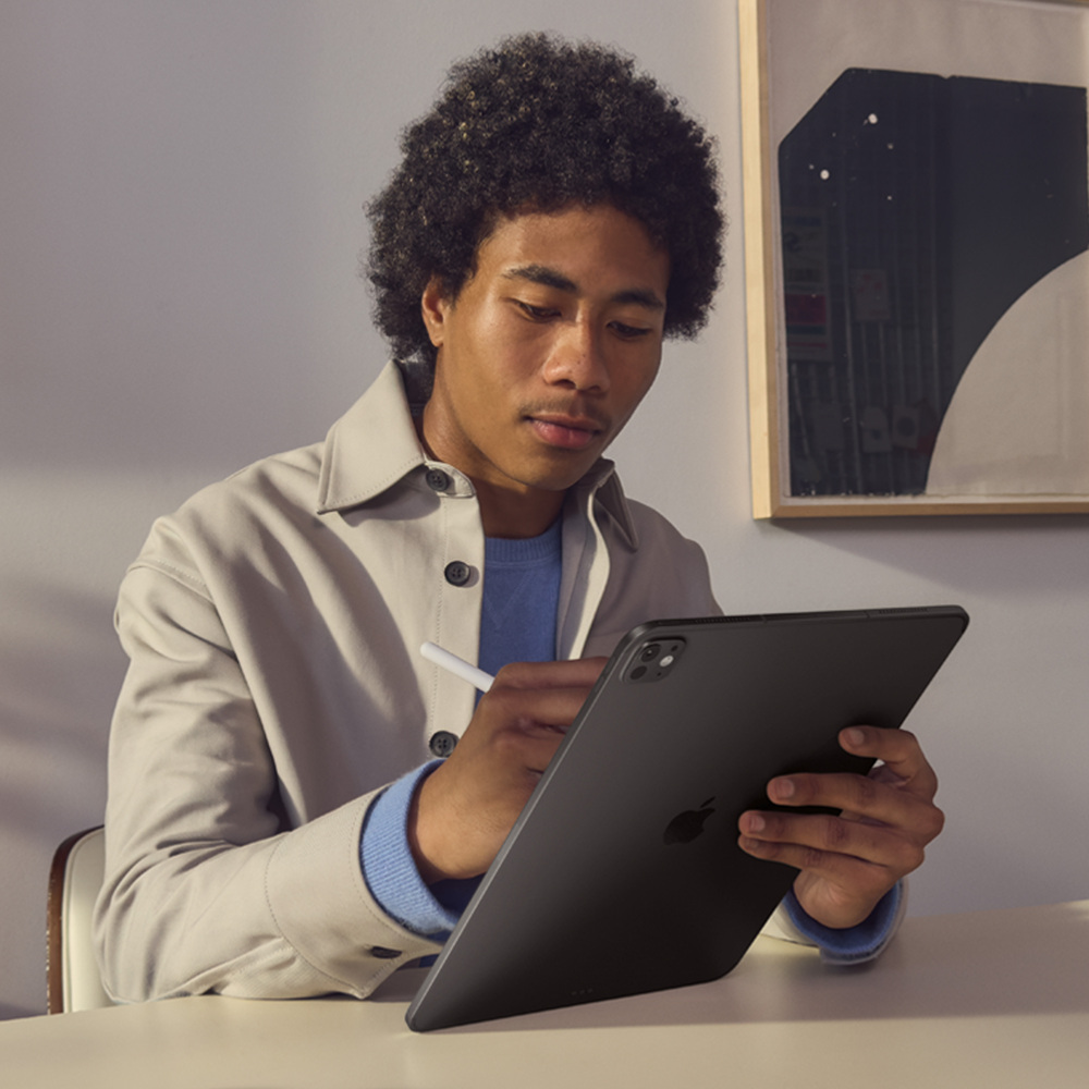 iPad Pro 11" Wi-Fi + Cellular 512GB Vesmírně černý (2025)