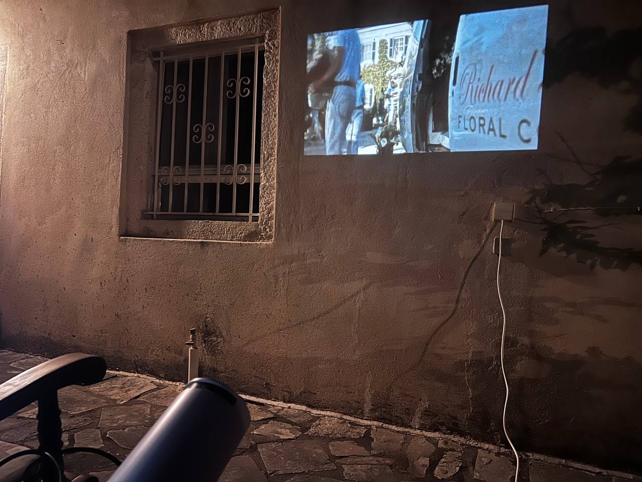 Φωτογραφία 2 από 2 από κριτική πελάτη για το Projector Hy300 Mini HD 1280 x 720 με Wi-Fi & Ενσωματωμένα Ηχεία Λευκό