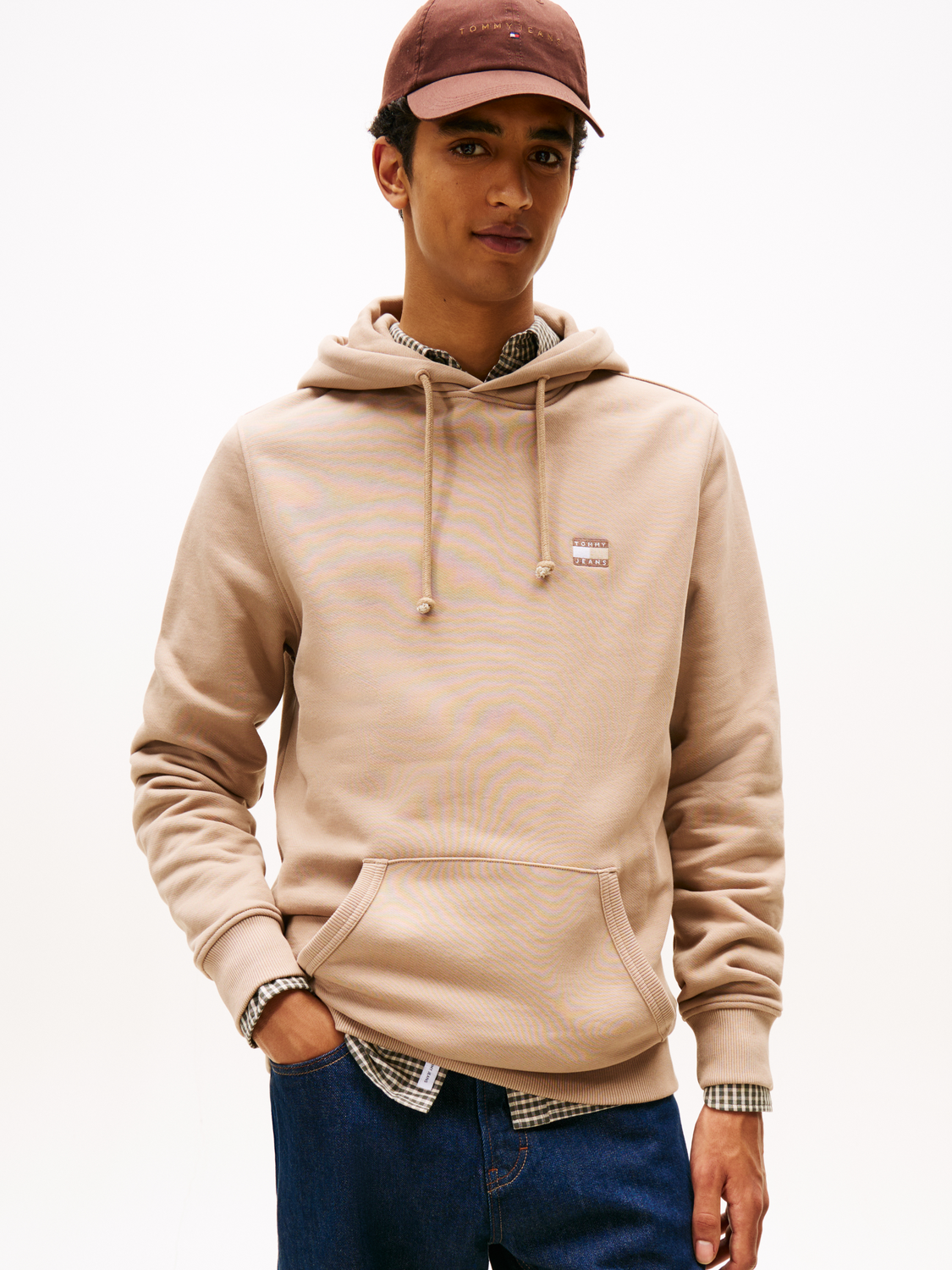 S TJM REG BADGE HOODIE EXT male