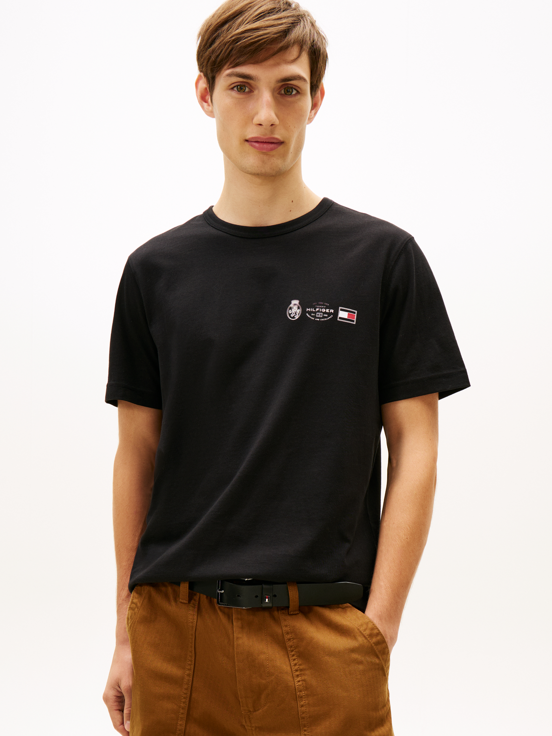 SMALL CREST OUTLINE TEE male