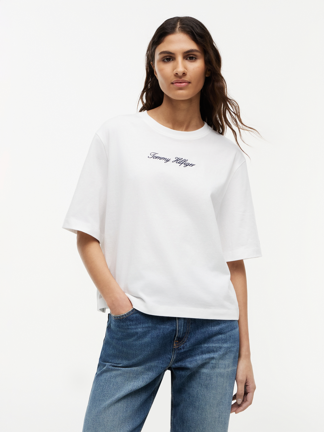 CLASSIC SCRIPT TRAPEZE TEE female