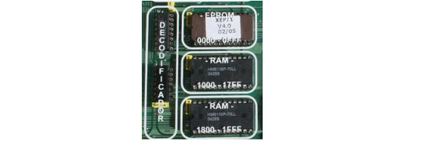 Módulos de memoria EPROM y RAM del uP-2000 para almacenamiento de programas y datos