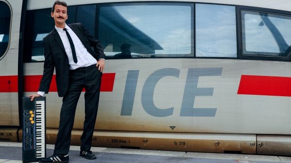 die schwimmen "WIFI on ICE" Releaseshow
