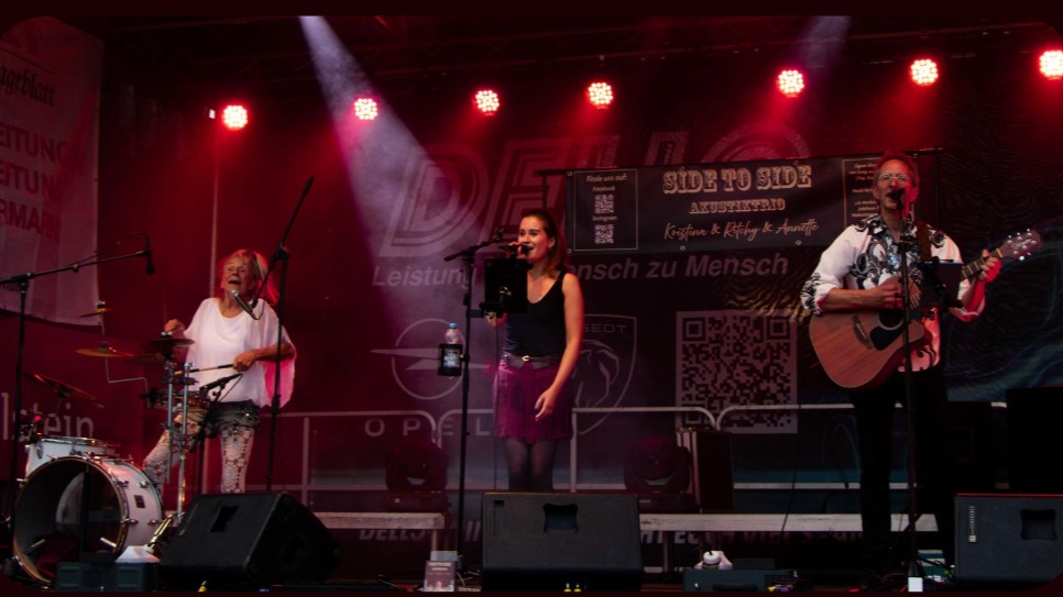 SIDE TO SIDE Akustiktrio - Live-Konzert am Fr.  25.09.26 ab 21 Uhr im FINNEGAN IRISH PUB, Lübeck / Eintritt frei/Hutspende