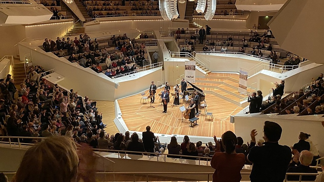 Festliches Adventskonzert | DRESDNER RESIDENZ ORCHESTER in der Philharmonie Berlin