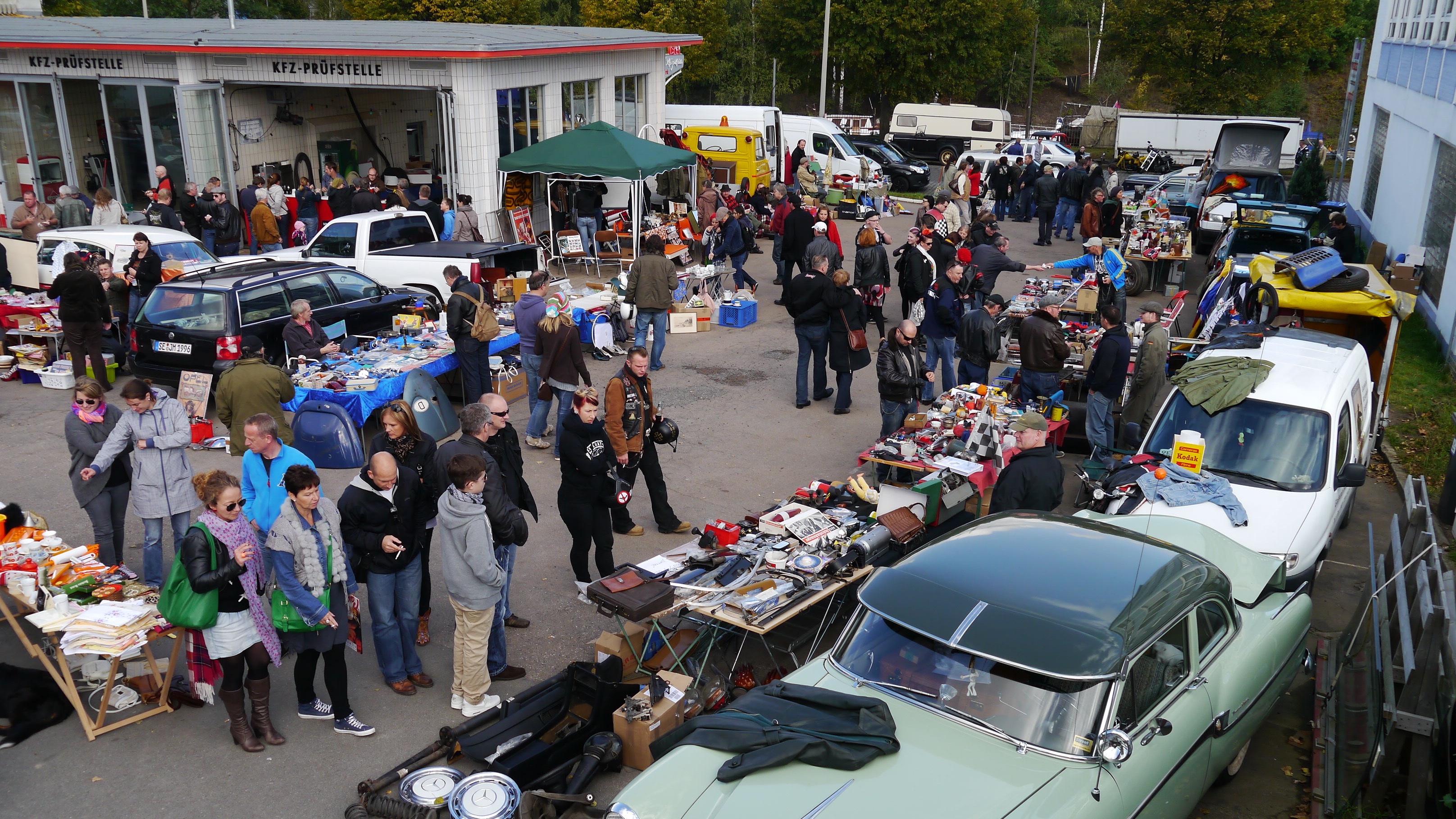 Flohmarkt im Herbst