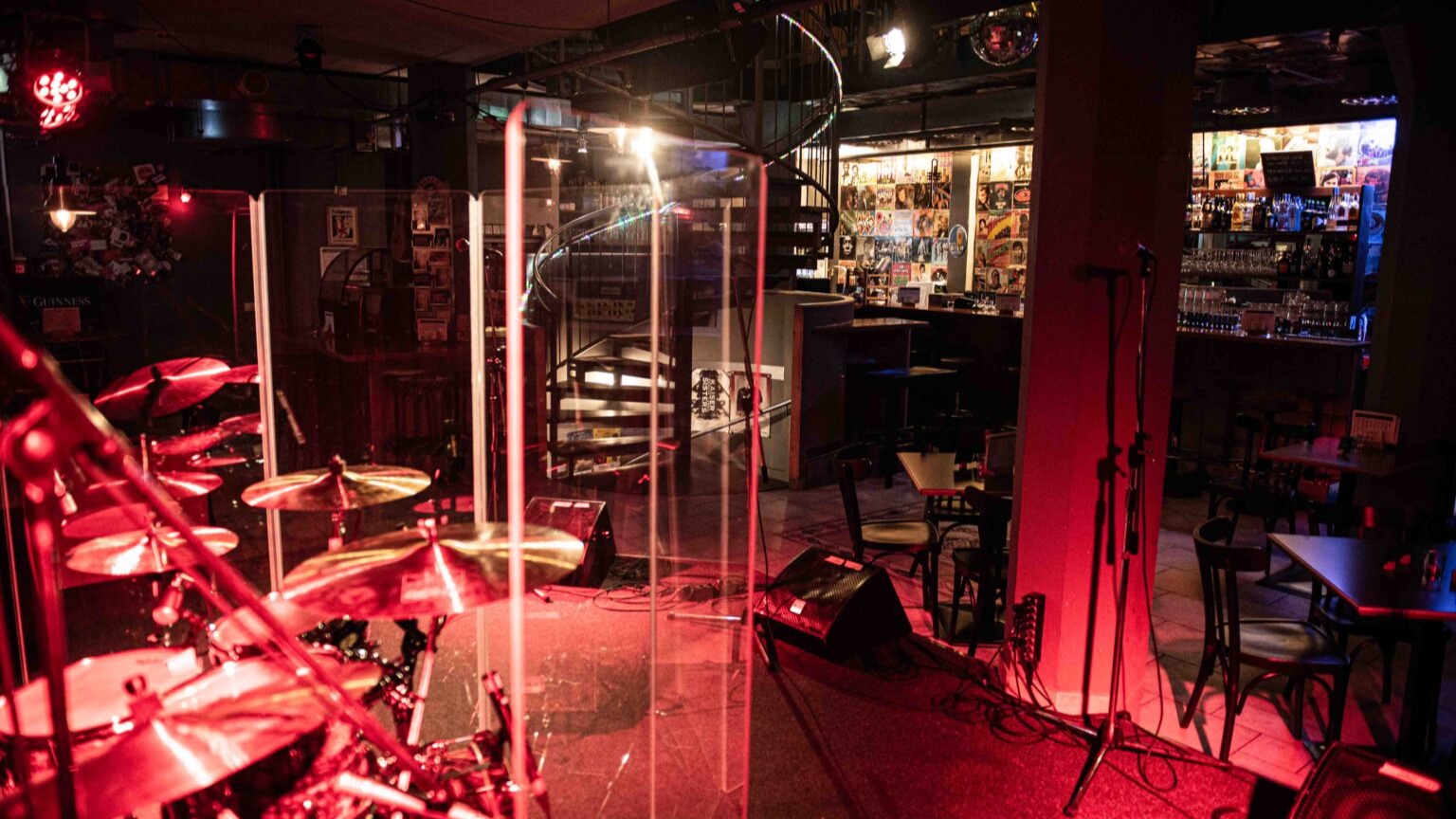 Blues Lounge mit Turning Wheelz
