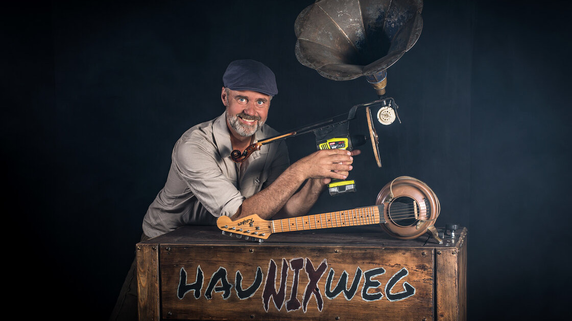 Live-Musik mit Toni Bartl: „HauNIXweg“