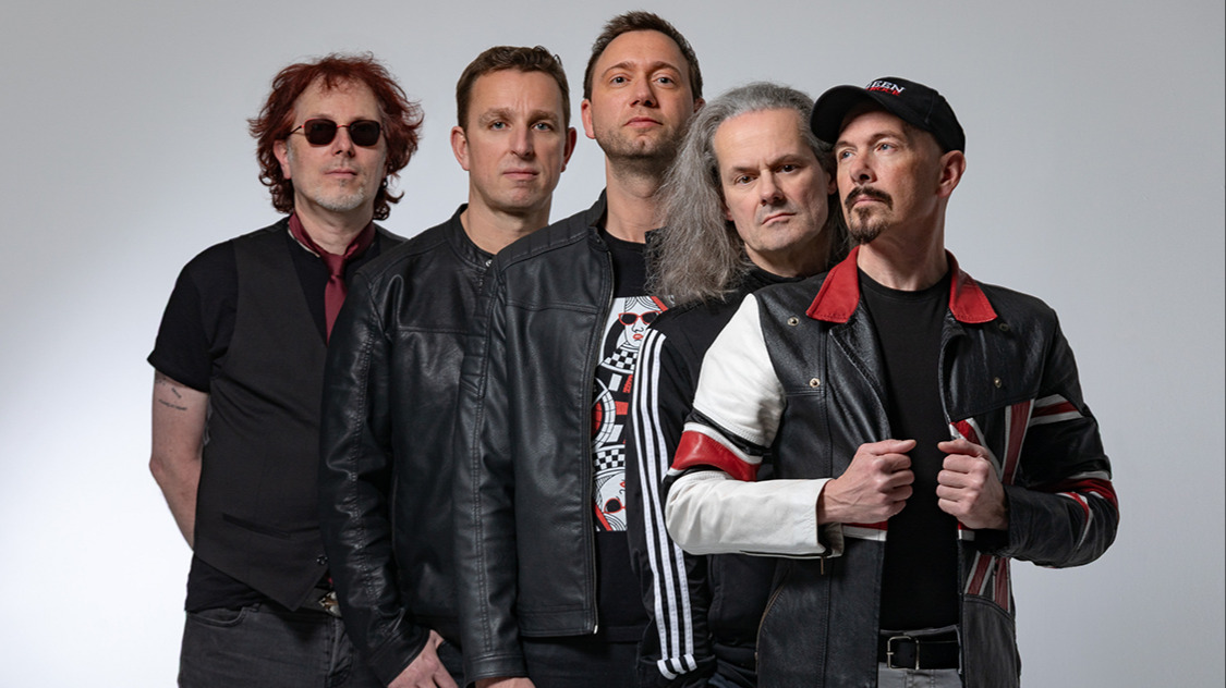 QUEEN MAY ROCK