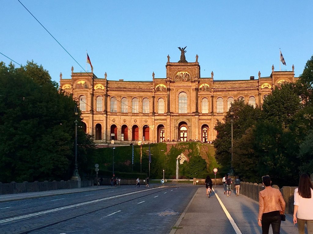 Maximilianeum-München-Sonnenuntergang