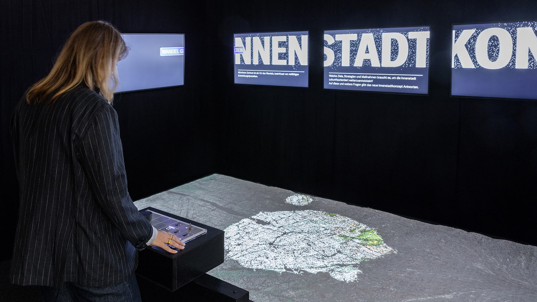 „Data in a box“: Ausstellung im PlanTreff
