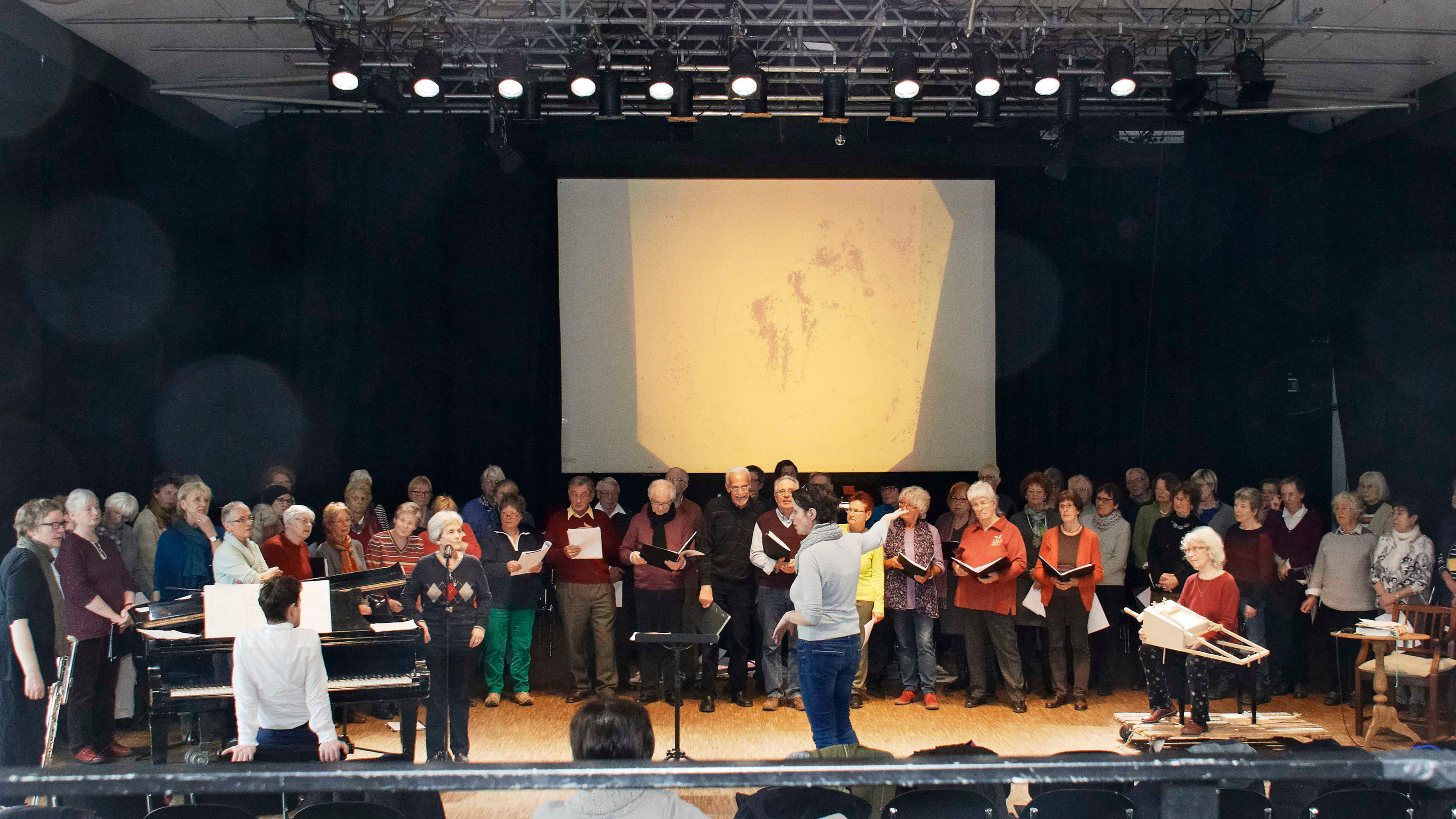 Experimentalchor Alte Stimmen: Mikrokosmos - Makrokosmos