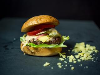 Classic Cheese Cheeseburger von Burgerhaus Zweite Heimat in Passau