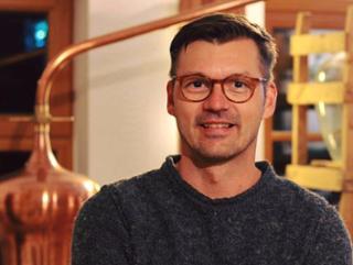 Manuel Engel Naturbrennerei - Erleben wie die Natur wirklich schmeckt in Schönau