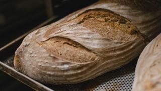 Dinkelmischbrot Natursauerteigbrot Dinkelmischbrot Holzofenbrot von GRAFMÜHLE - Bioholzofenbäckerei & Biomühle in Thyrnau