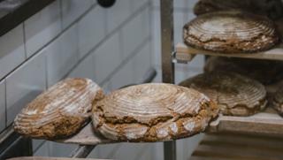 Bauernbrot Natursauerteigbrot Holzofenbrot Bauernbrot von GRAFMÜHLE - Bioholzofenbäckerei & Biomühle in Thyrnau