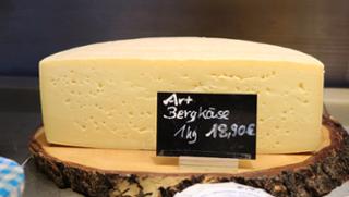 Bergkäse Schnittkäse Kuhmilchkäse Bergkäse von Hofkäserei Ecker in Grafenau