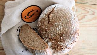 Sonnenblumenvollkornbrot Natursauerteigbrot Sonnenblumenvollkornbrot Holzofenbrot von GRAFMÜHLE - Bioholzofenbäckerei & Biomühle in Thyrnau