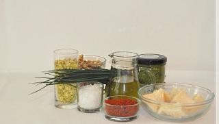 Schnittlauch-Chili-Pesto Chilipesto Schnittlauchpesto von Pestowerkstatt in Passau