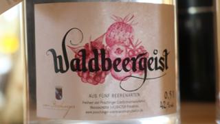 Waldbeergeist aus fünf Beerenarten von Säumerhof Bio-Genusswelt in Grafenau