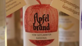 Apfelbrand vom Geflammten Kardinal von Säumerhof Bio-Genusswelt in Grafenau
