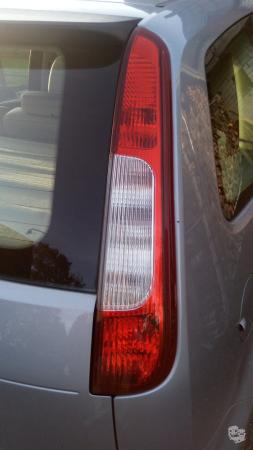 FORD Focus C-MAX galinis žibintas/lempa-0