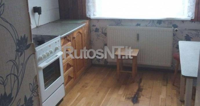 Parduodamas 2- jų kambarių butas Nidos gatvėje-0