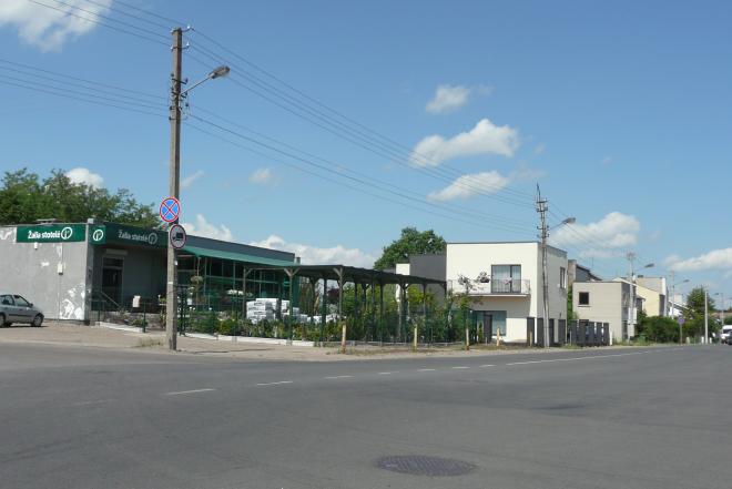PARDUODAMAS 4.43 ARŲ SKLYPAS ALEKSOTE LAZDIJŲ G. ŠALIA PARDUOTUVĖS ''ŽALIA STOTELĖ", NETOLI P/C ''IKI''-0