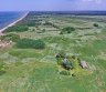 30 arų žemės sklypas prie jūros – iki jūros tik 180 metrų. 1,38 ha teritorijoje parduodami 4 sklypai (po 30 a.) prie kopų, Kuršių take, Palangoje. Šalia sklypų plyti pušyno miškelis ir geomorfologinis draustinis, kuris skiria sklypus nuo Baltijos jūros. -0