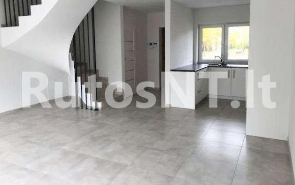 Parduodamas kotedžas Klaipėdos miesto centre-0