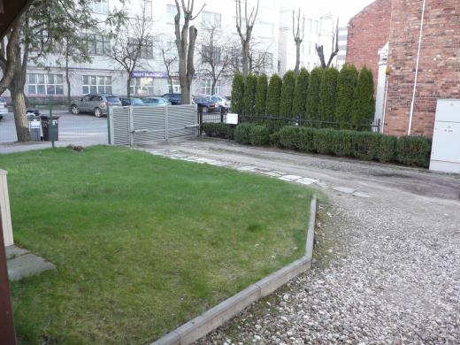 SANTECHNIKUI ARBA STATYBININKUI NUO SPALIO 21 DIENOS IŠNUOMOJAMAS NEDIDELIS NAMELIS ŽALIAKALNYJE (1 KAMBARIO NEDIDELIS BUTAS) PRIE PRISIKĖLIMO BAŽNYČIOS-0