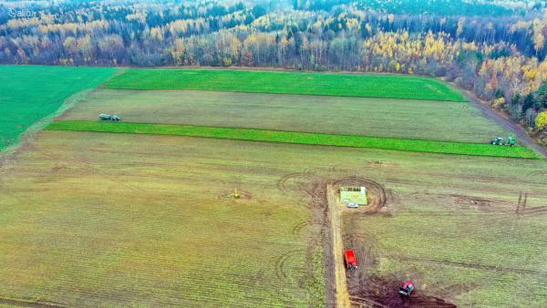 SODYBA, ŠALIA ATSKIRAI 2,5 HA MIŠKO, IR 10 HA ŽEMĖS 52 BALŲ-0