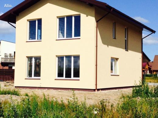 DAŽOME FASADUS ,SODŲ NAMELIUS ,TVORAS.-0