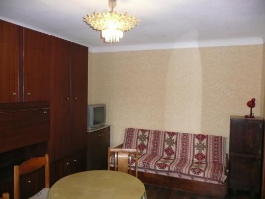 Išnuomojamas 2 kambarių butas Šilainiuose Šarkuvos g. prie turgaus ir p/c Maxima - tvarkingam vienam asmeniui arba porai nuo 04.18 dienos-0