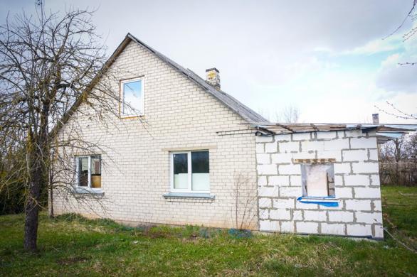Namas Debeikių mstl. Anykščių r.-0