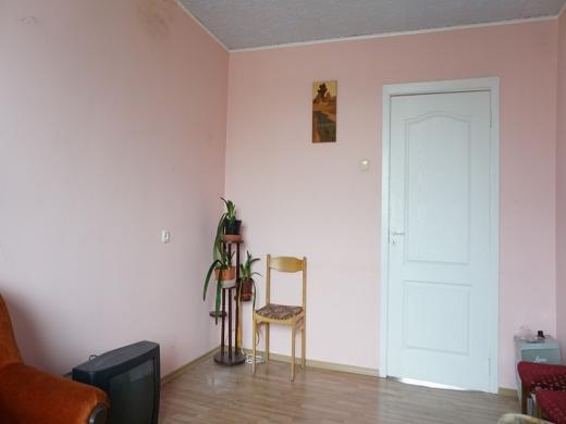3 k. butas S. Nėries g. Zarasų m.-0