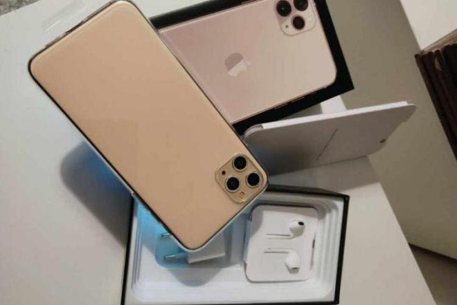Selling Sealed Apple iPhone 11 Pro iPhone X (Whatsapp:+13072969231)-0