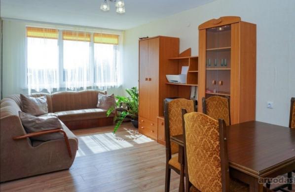 PARDUODAMAS ERDVUS 3 KAMBARIŲ BUTAS-0