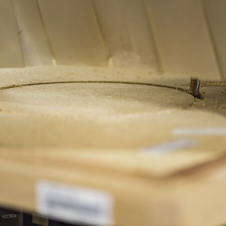 CNC-Maschinist für Türenproduktion | © RIWAG Türen AG