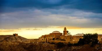Israël wandelen in de nacht RonReizen Nabi Musa