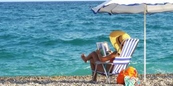 Dit is het leesgedrag van Nederlanders op vakantie - RonReizen