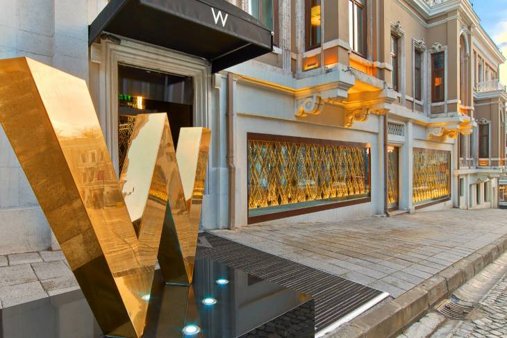 Modern hotel in Istanbul: W Hotel.