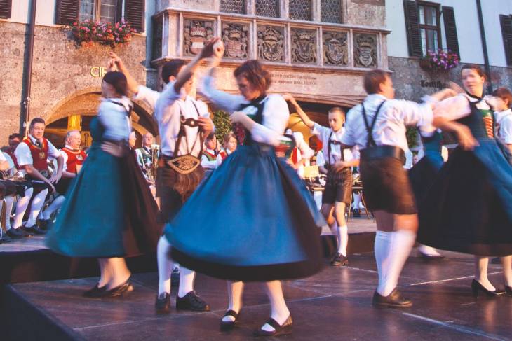 Oostenrijk Innsbruck RonReizen dansen